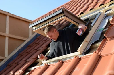 Pose de fenêtres de toit Velux à Lanmeur